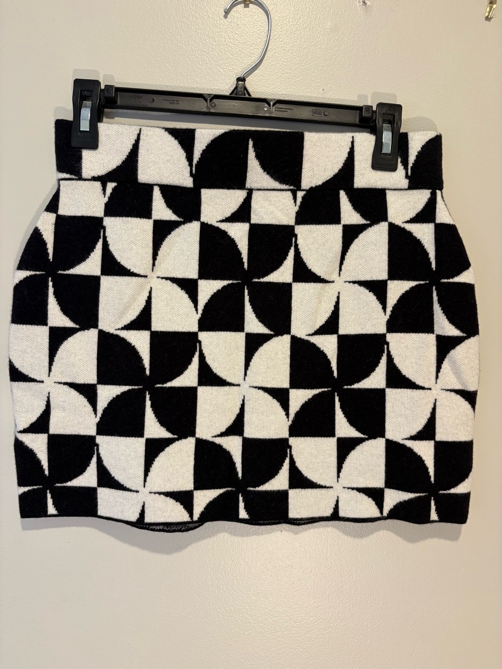 Show me your MUMU geo knit mini skirt size small